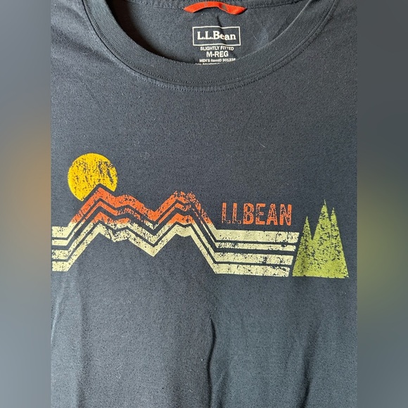 L.L. Bean Graphic Tee Navy Blue Mountain Design Size M Slightly Fitted - Picture 3 of 4